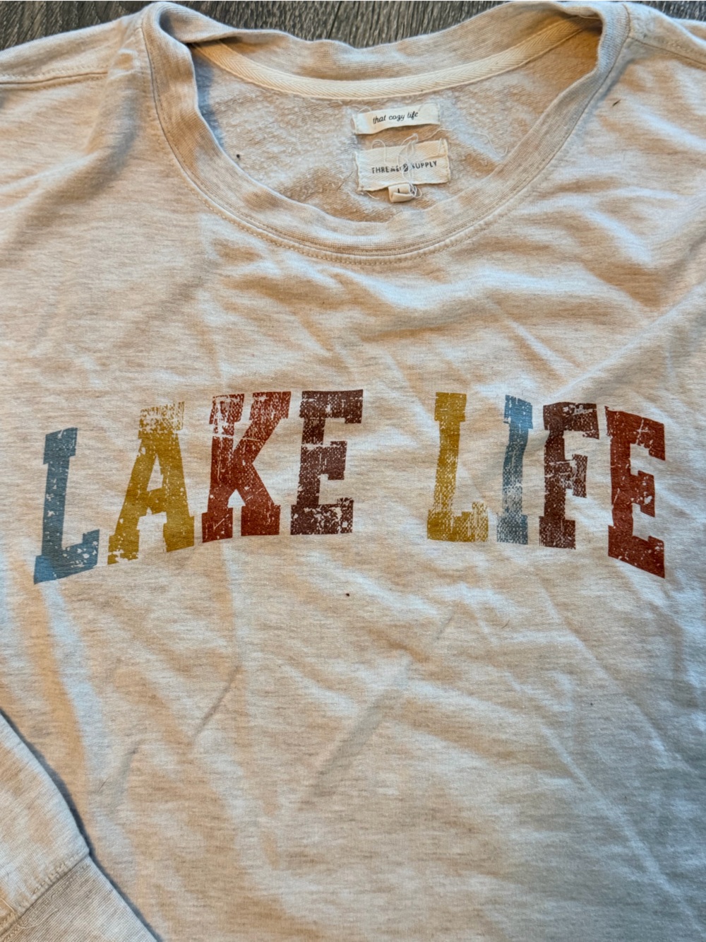 VTG feel super soft sweatshirt. Lake Life graphic. - Picture 4 of 8